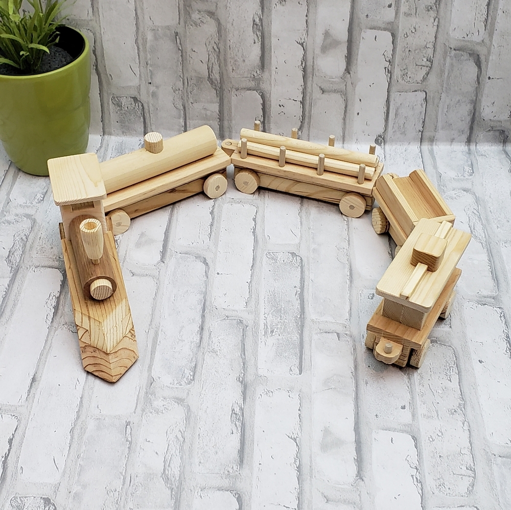 Natural Locomotive Wooden Train: The "No Paint" Special 5pcs